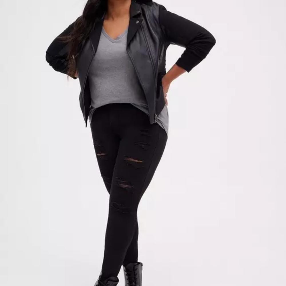 Torrid Girlfriend‎ V-Neck Long Sleeve Tee nwt size 3xl